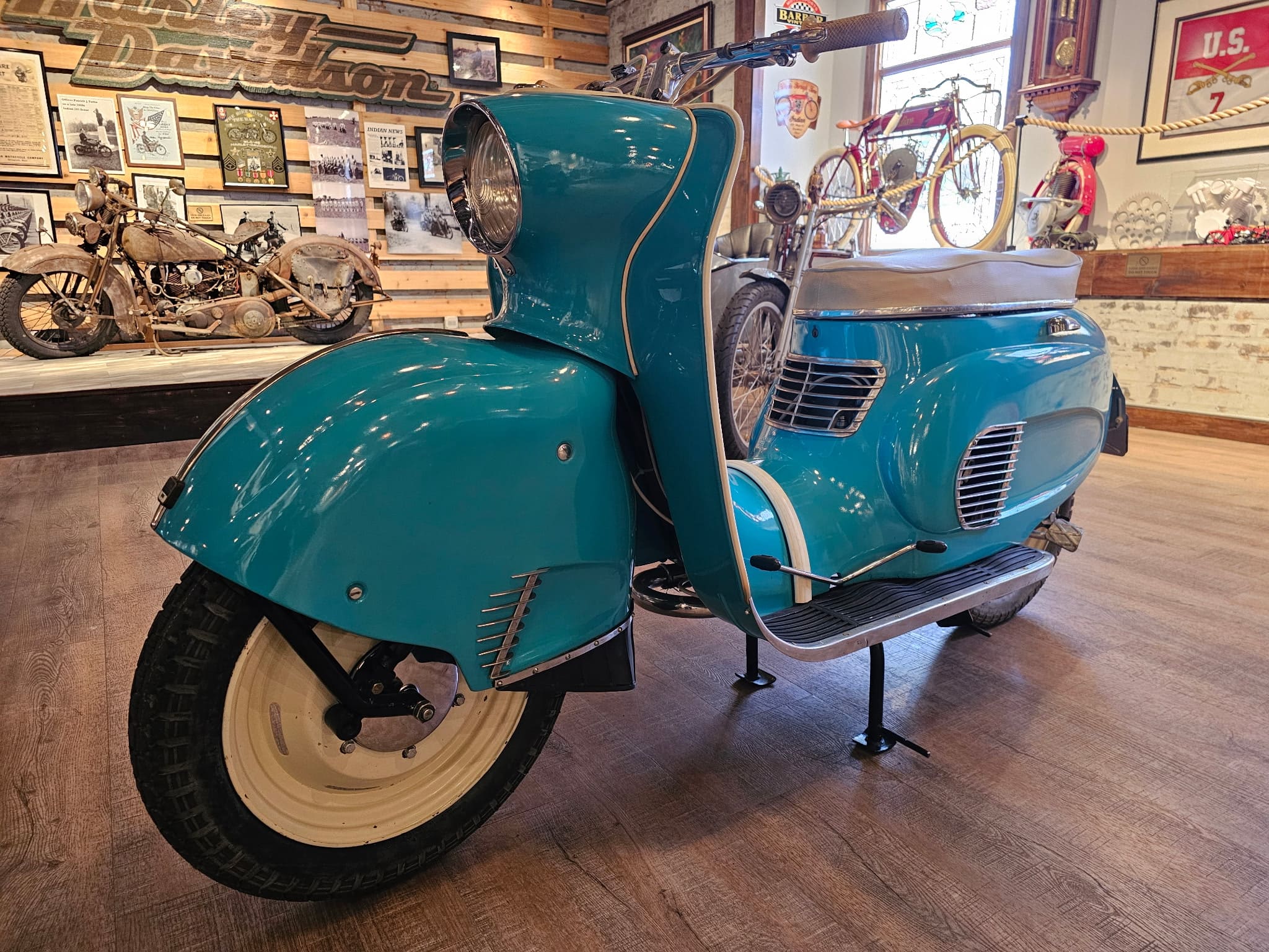 Osa M-52 front three-quarter view in the gallery