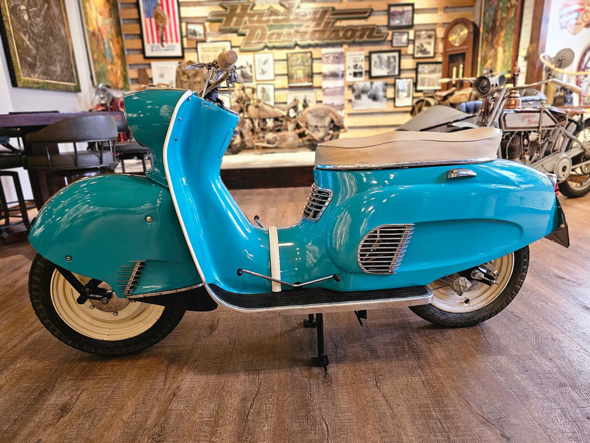 Osa M-52 in profile on the museum floor